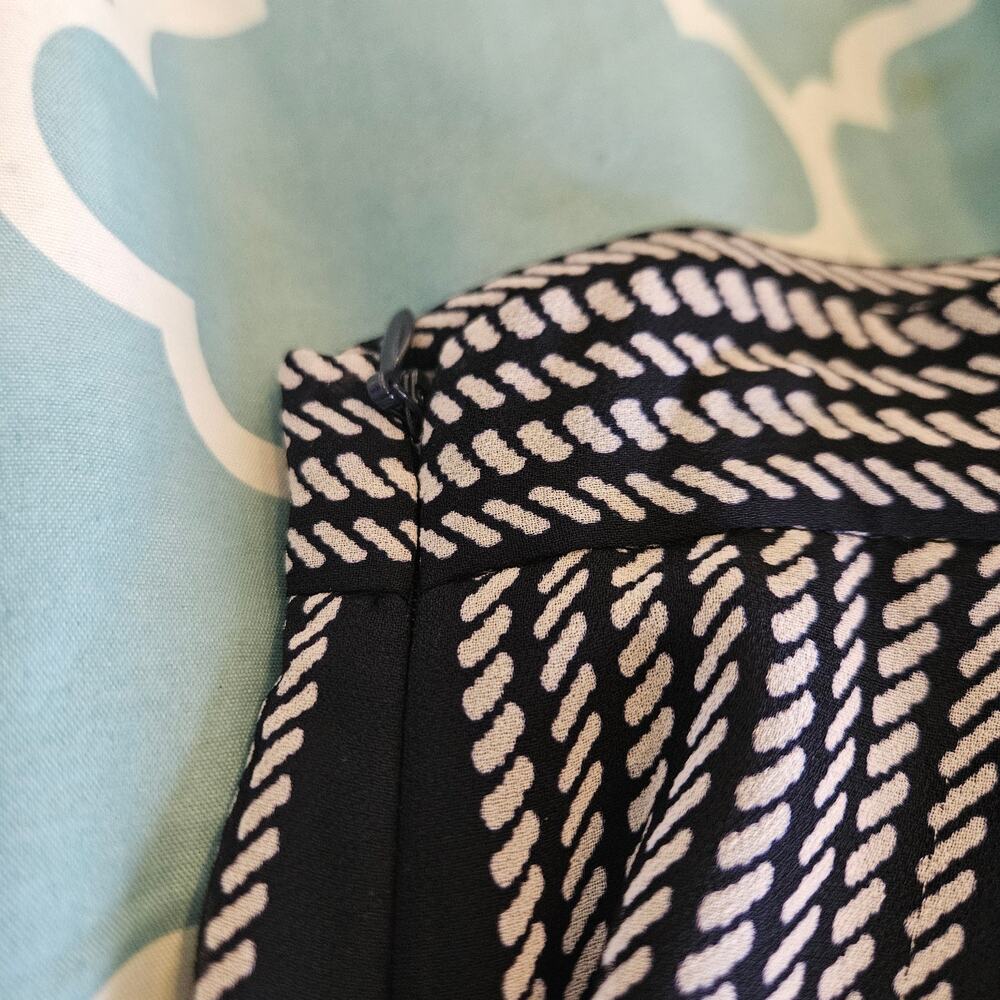 Anne Klein Navy White Striped A-Line Midi Skirt Size 4 Lined - Picture 7 of 8